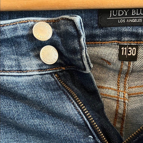 Classic Blue Women's Jeans - Picture 3 of 5